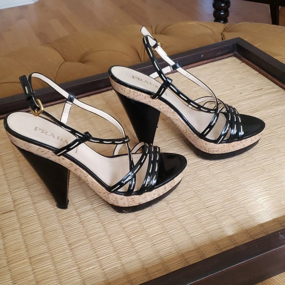Prada patent/cork sandals - Picture 2 of 5